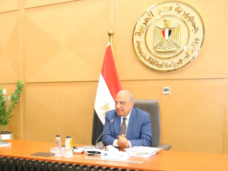 الدكتور محمود عصمت، وزير الكهرباء والطاقة المتجددة