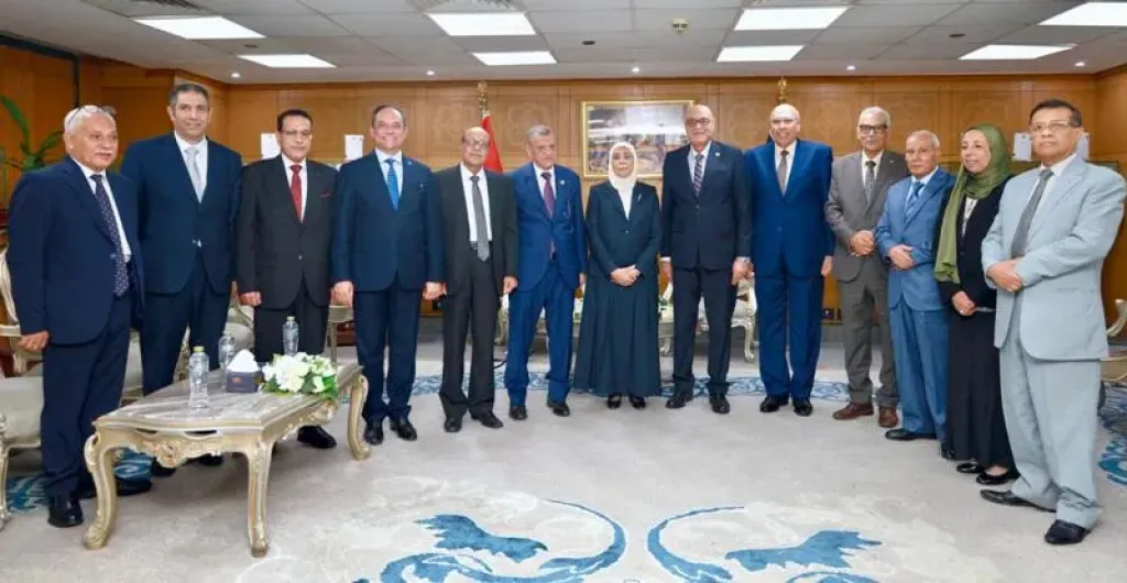 رئيسة النيابة الإدارية تزور رئيس هيئة قضايا للتهنئة بتوليه مهام منصبه