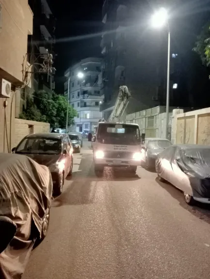 جانب من متابعه 