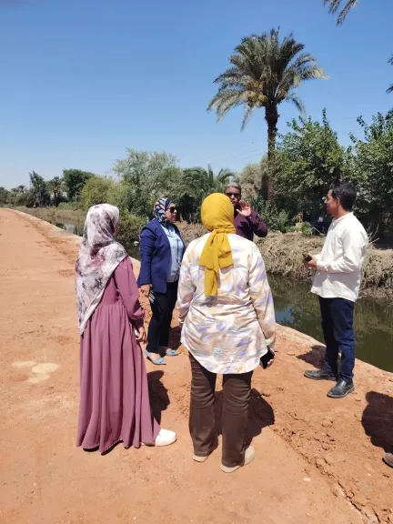 جانب من متابعه 