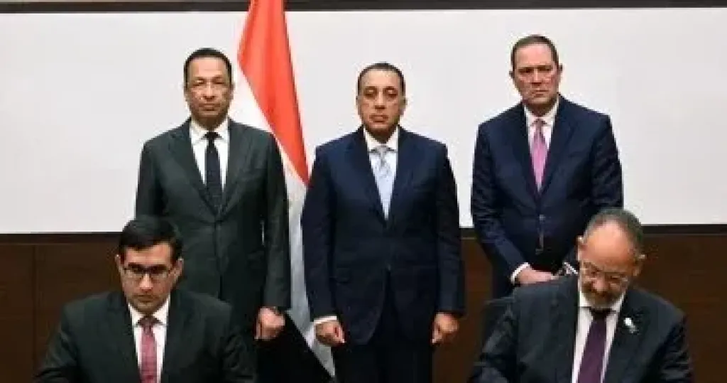 جانب من توقيع المذكرة