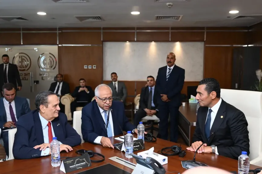 وزير الشباب والرياضة يلتقي وفد اللجنة الفنية لدورة الألعاب الإفريقية 2027