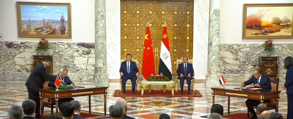 السيد الرئيس السيسي ونظيره الصيني يشهدان التوقيع على مذكرات التفاهم