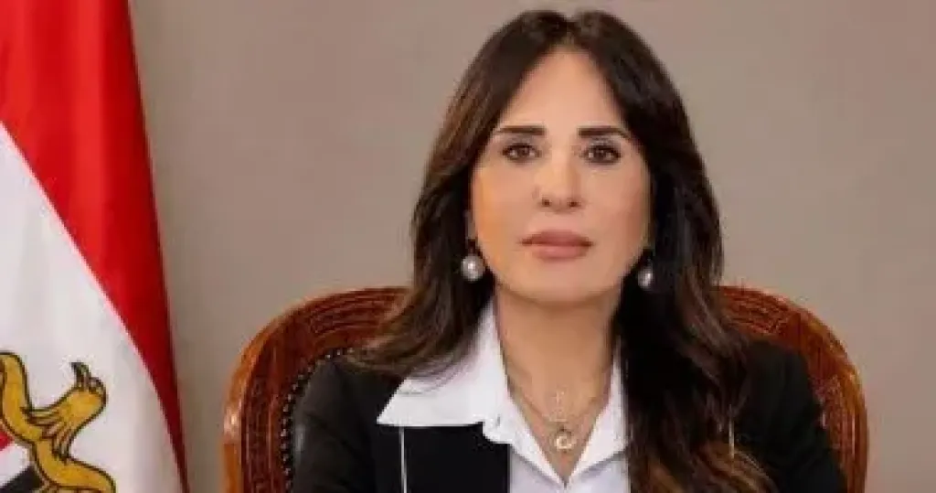 وزيرة الإسكان 