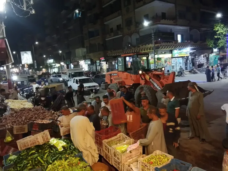 جانب من متابعه 