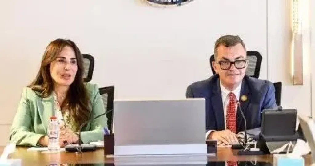 وزيرات التخطيط والاسكان خلال اللقاء