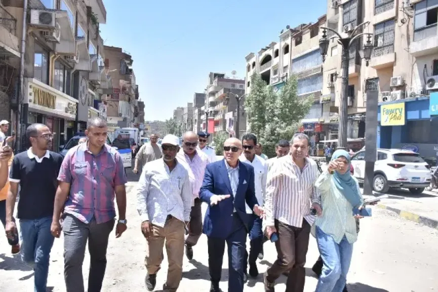 محافظ الأقصر يتابع تطوير شارع عبد المنعم العديسي