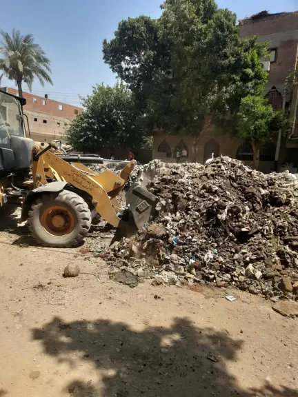جانب من متابعه 