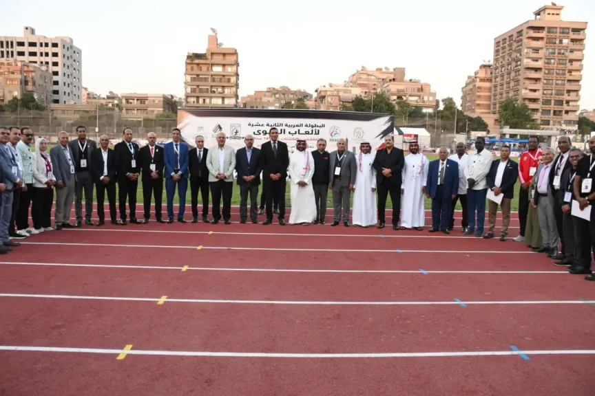 جوهر نبيل يفتتح أعمال تطوير الملعب والمضمار بالمركز الأولمبي