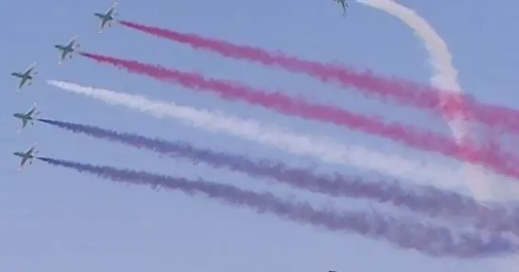 عروض جوية بمعرض العلمين