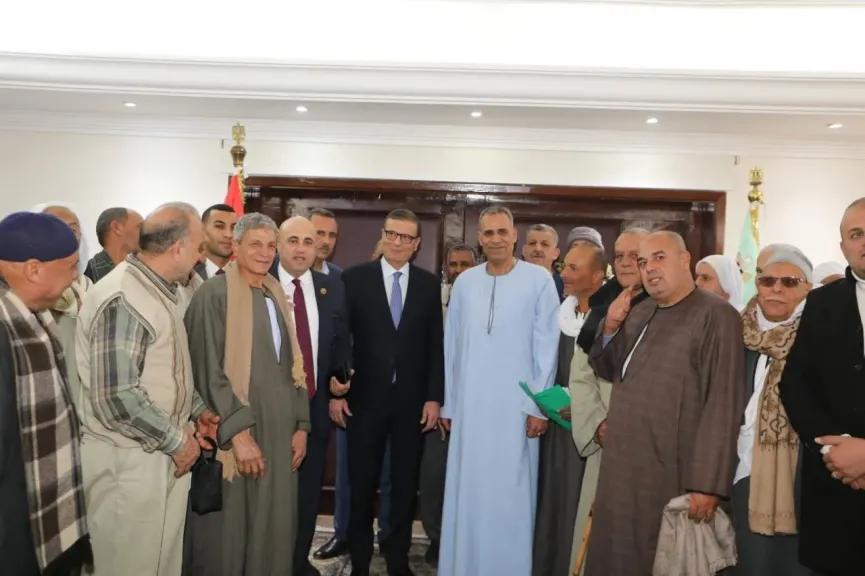وزير الزراعة يهنئ المزارعين بعيدهم