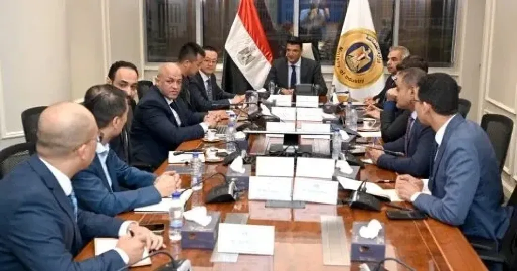 وزير الصناعة