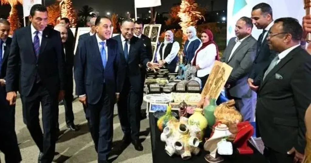 رئيس الوزراء خلال جولته بكفر الشيخ