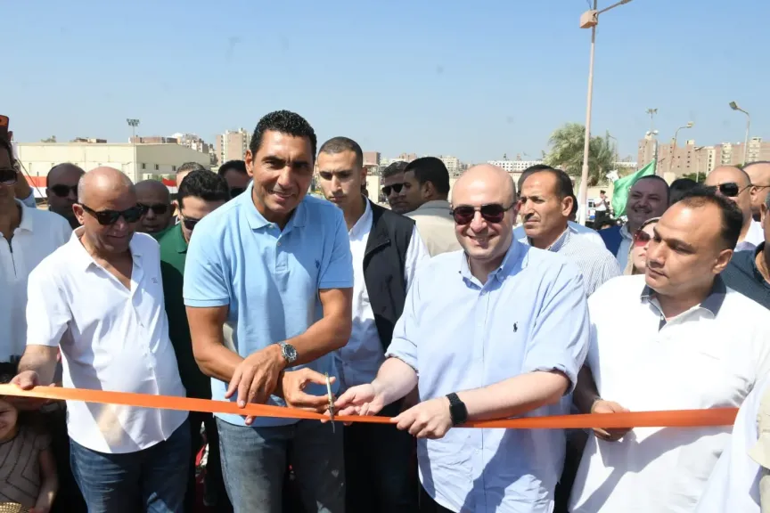 وزير الشباب والرياضة ومحافظ الفيوم يفتتحان مجمع حمامات السباحة بنادي قارون الرياضي
