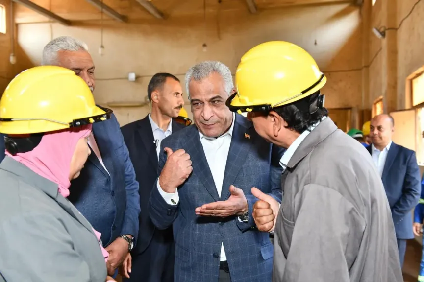 زيارة وزير الدولة للانتاج الحربي لشركة أبو زعبل للكيماويات المتخصصة