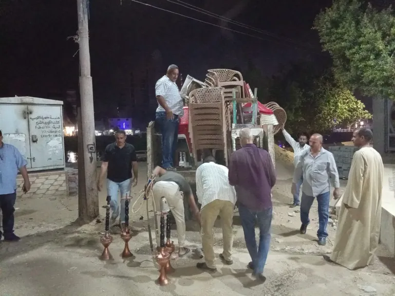 جانب من متابعه 