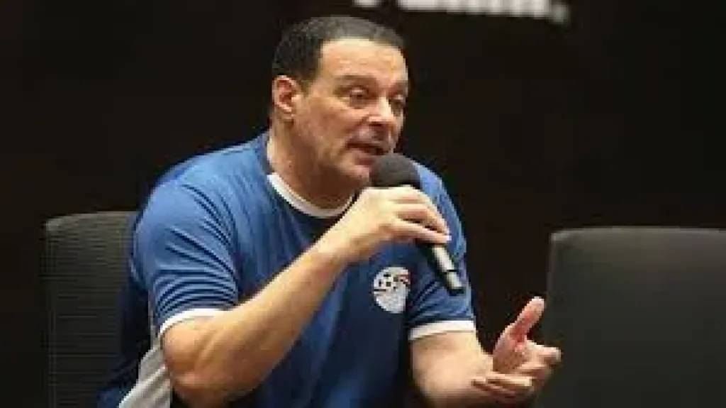 عصام عبد الفتاح