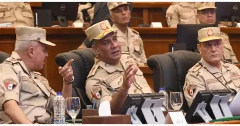 وزير الدفاع 