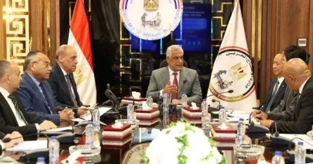 الدكتور المهندس صلاح سليمان جمبلاط وزير الدولة للإنتاج الحربي