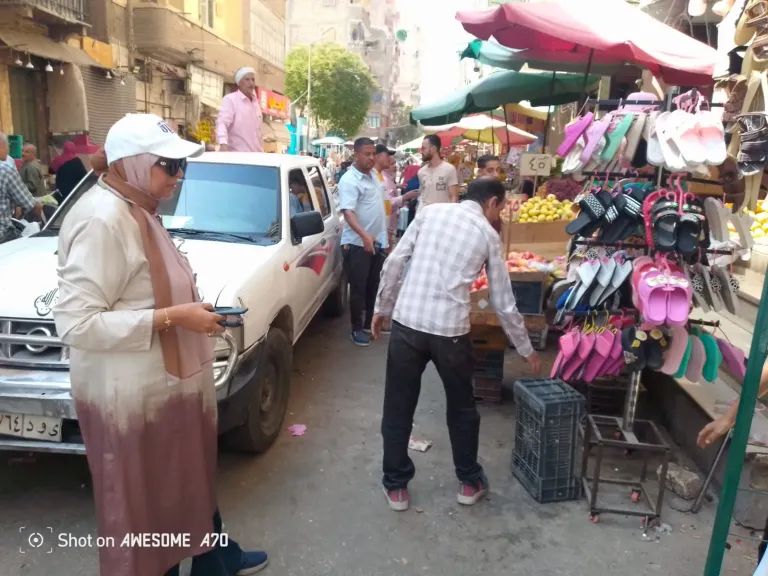 جانب من متابعه 
