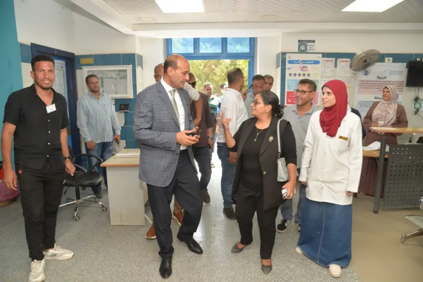 جانب من متابعه 