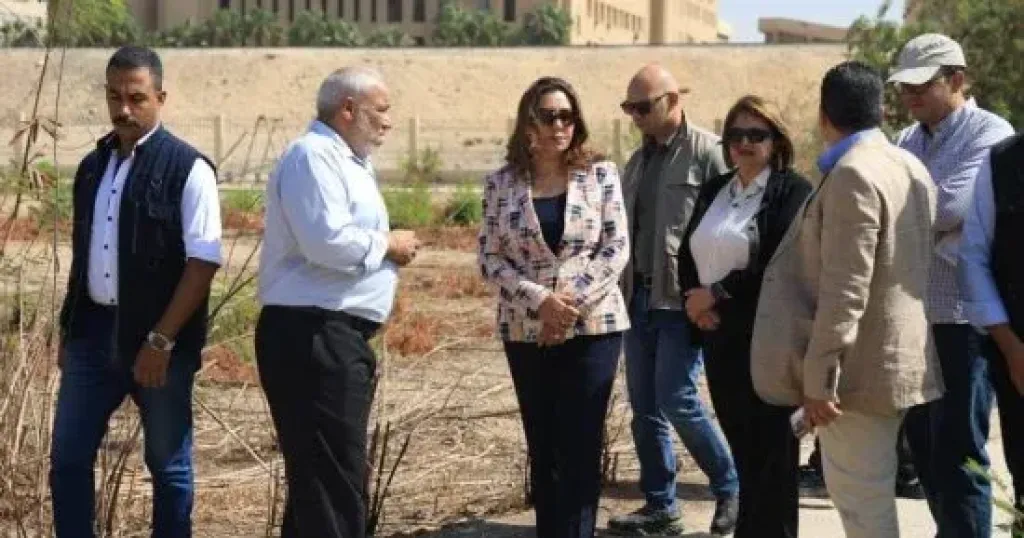 منال عوض 