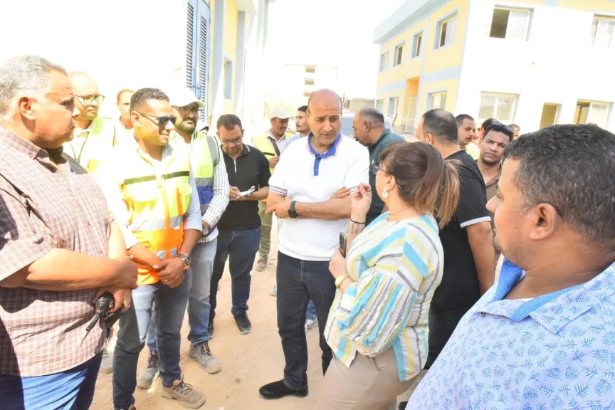 جانب من متابعه 