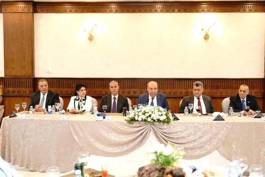 مؤتمر صحفي بحضور قيادات مصر للطيران