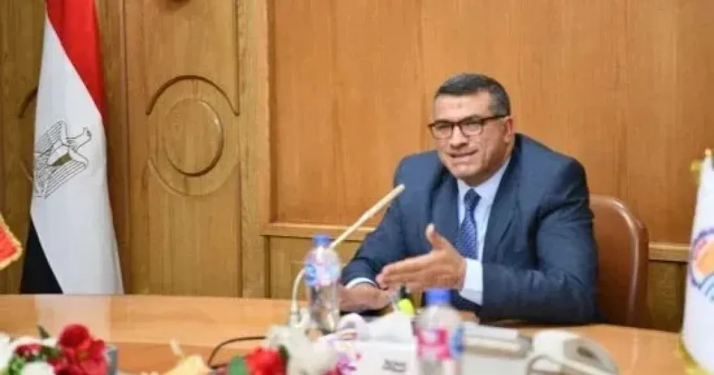 محافظ قنا 