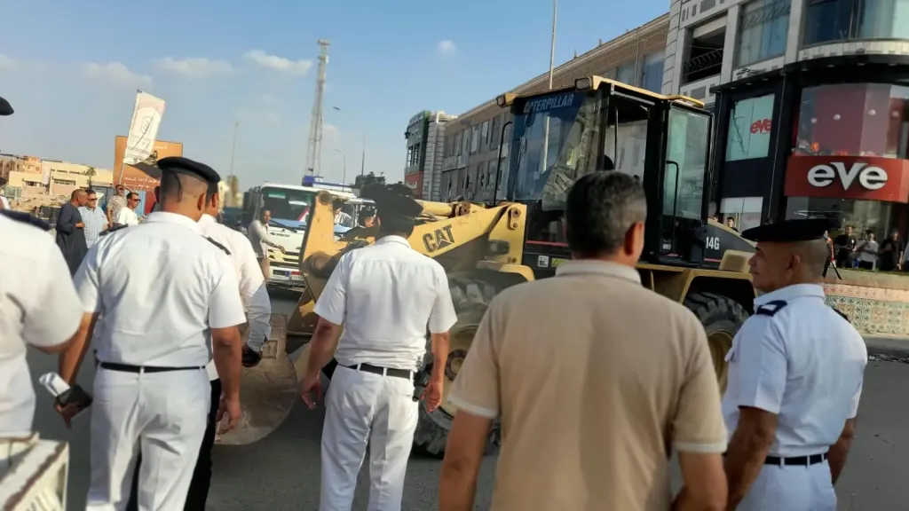 حملات مكبرة ودورية لرفع الإشغالات