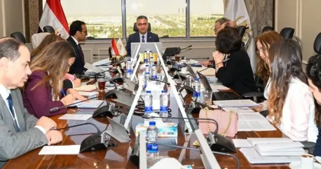 وزير التموين يبحث مع وفد بنك الاستثمار الأوروبي