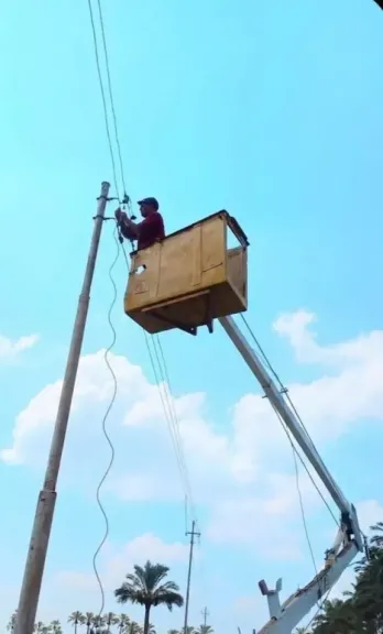 أعمدة الإنارة 