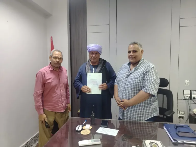 جانب من متابعه 