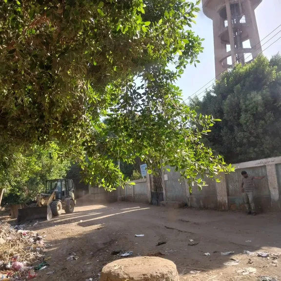 جانب من متابعه 