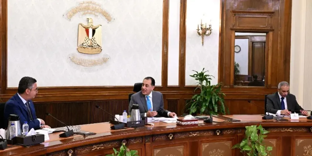 اجتماع رئيس مجلس الوزراء مع وزير التموين والتجارة الداخلية