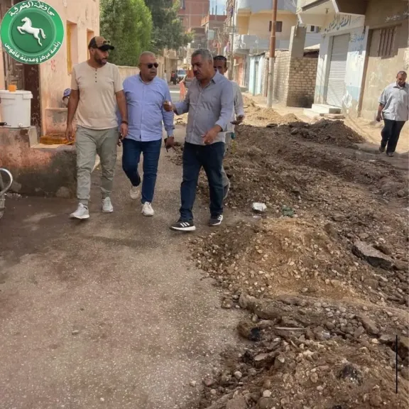 جانب من التجهزات للرصف
