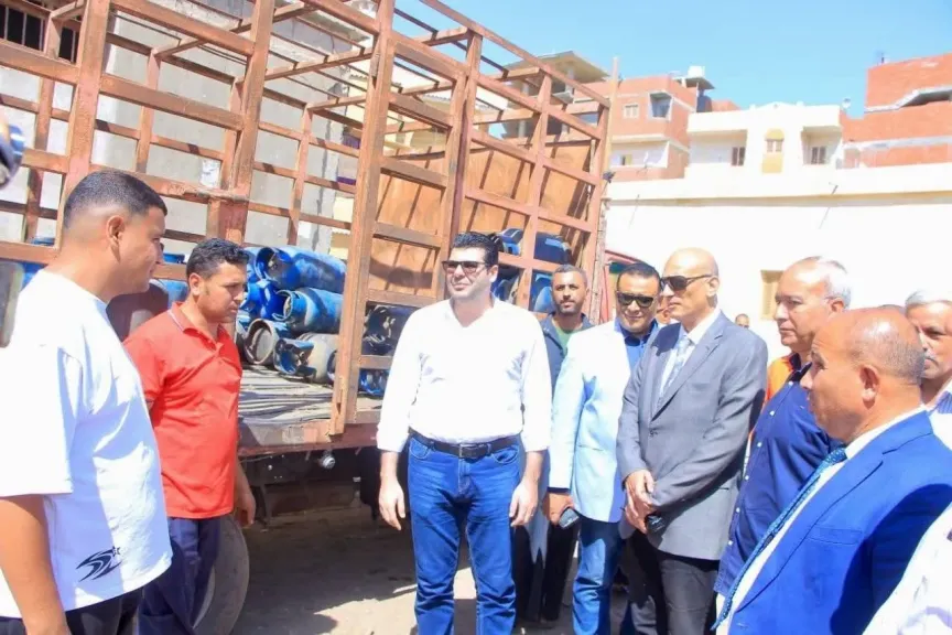 جانب من اللقاء بالمواطنين بالقرية 