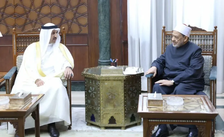فضيلة الإمام الأكبر أحمد الطيب، شيخ الأزهر الشريف يستقبل الشيخ عبد الله بن أحمد آل خليفة