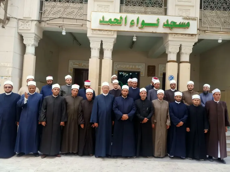 الأوقاف تُسيّر قافلة دعوية بـ143 إمامًا إلى مساجد 4 إدارات بالقاهرة