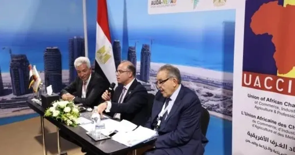 أحمد الوكيل ووزير الاستثمار وعلاء عز