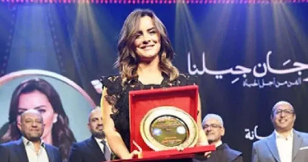  النجمة اللبنانية نور  