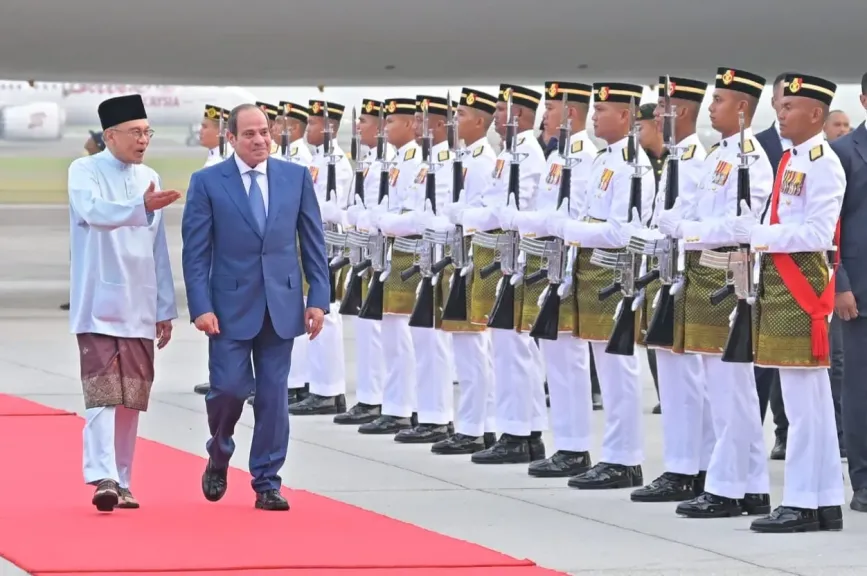 وصول السيد الرئيس عبد الفتاح السيسي لمطار كوالالمبور الدولي في مستهل زيارته لماليزيا