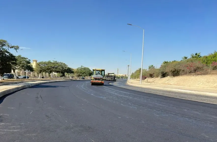 مشروعات الطرق والمرافق والإسكان بمدينتي حدائق أكتوبر والشيخ زايد