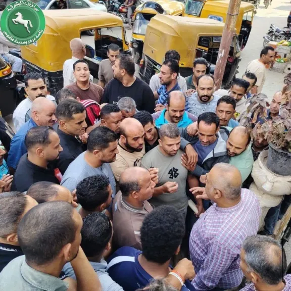 جانب من التجمع للترخيص