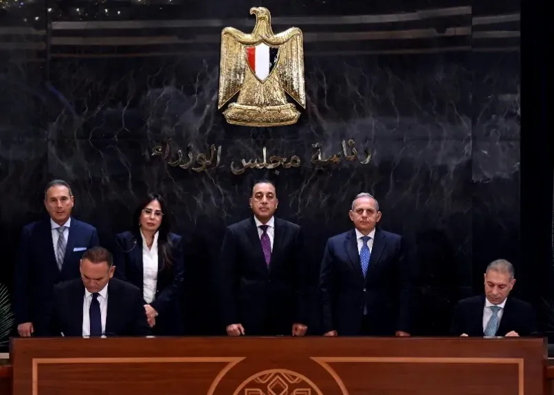 رئيس الوزراء يشهد توقيع عقود شراء هايد بارك لقطعة أرض بمنطقة التوسعات الشرقية