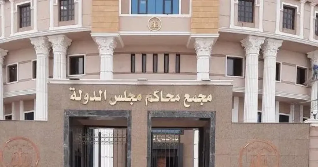 المفوضين توصي بإلغاء حظر عمل المصريات بالخارج في المطاعم والكافيهات
