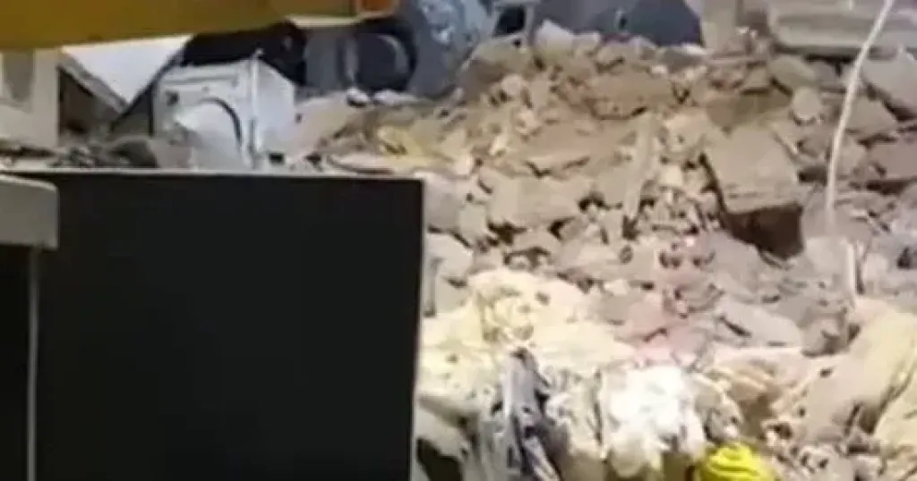 العقار المنهار 