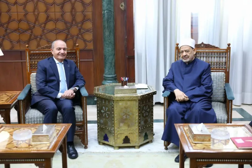 فضيلة الإمام الأكبر أحمد الطيب شيخ الأزهر الشريف والسفير أمجد العضايلة، سفير المملكة الأردنية