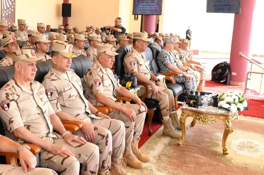 وزير الدفاع يشهد تنفيذ المرحلة الرئيسية للمشروع التكتيكى بجنود بالذخيرة الحية لإحدى وحدات الجيش الثانى الميدانى