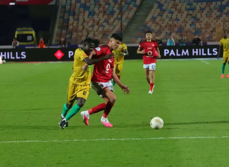الأهلي يحسم الشوط الأول بالتقدم بثنائية أمام كيتارا الأوغندي
